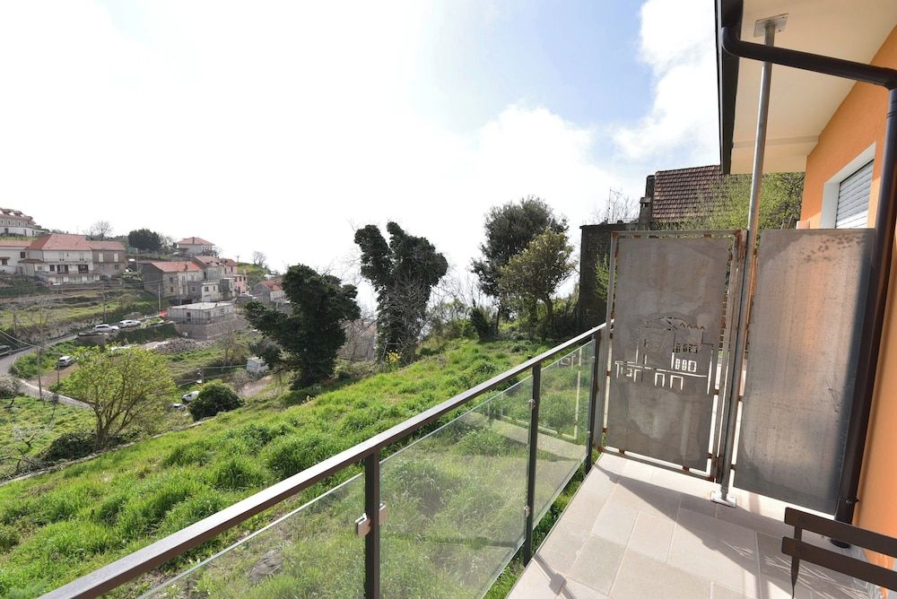 CASA EMMA Superior Double Room, 1 Bedroom, Balcony, Hill View 5