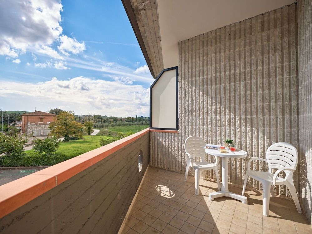 RESIDENCE LECCIO Superior Studio, City View 10