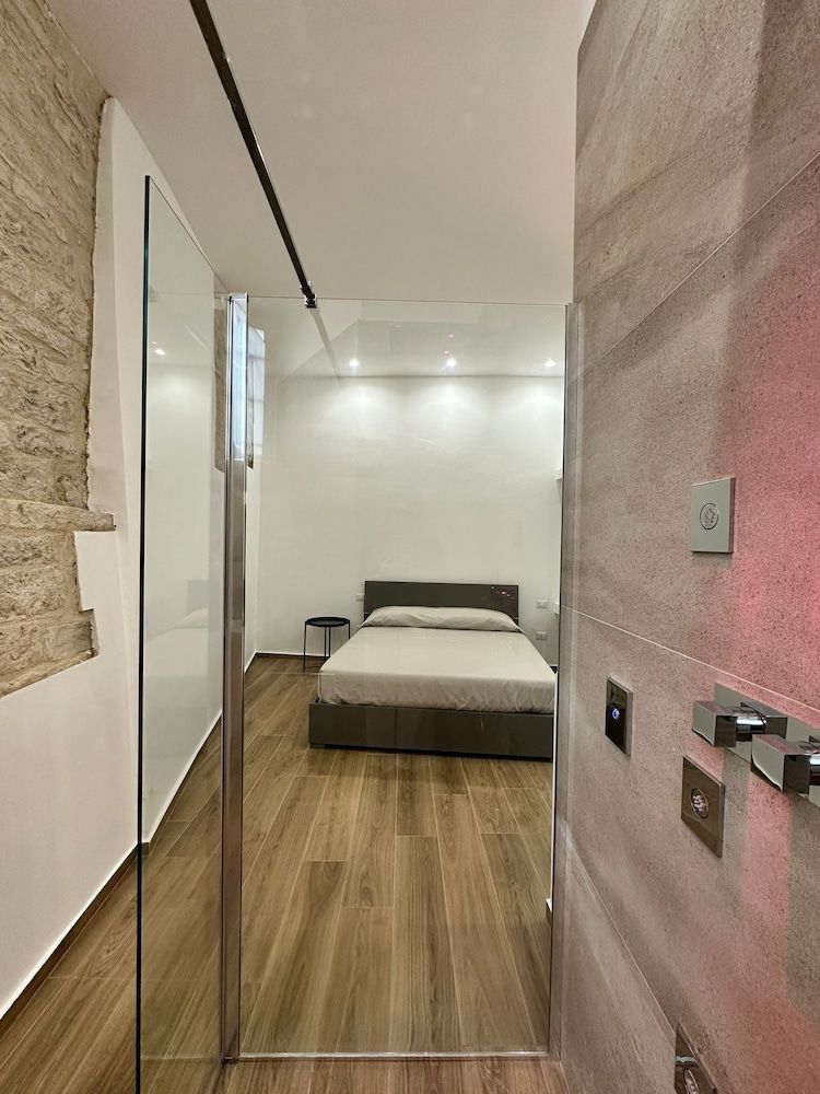 Le Stanze Ritrovate Deluxe Room 8