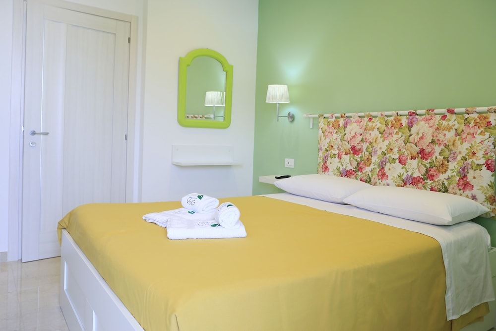 Basic Room, Garden View
