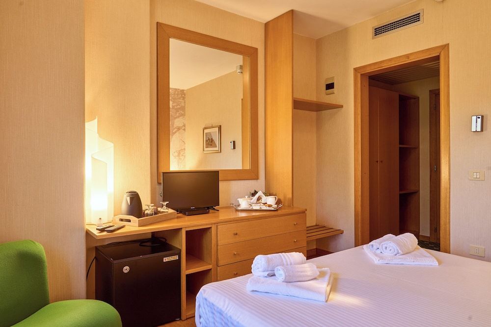 Hotel Camigliatello Deluxe Double or Twin Room 9