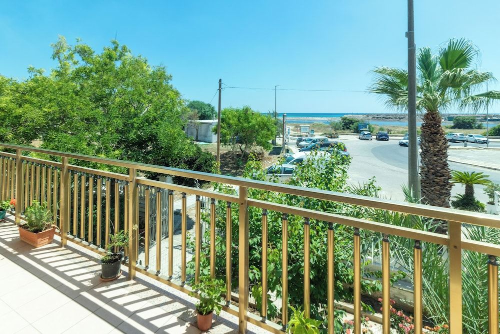 Family Apartment, 3 Bedrooms, Beach View, Beachfront