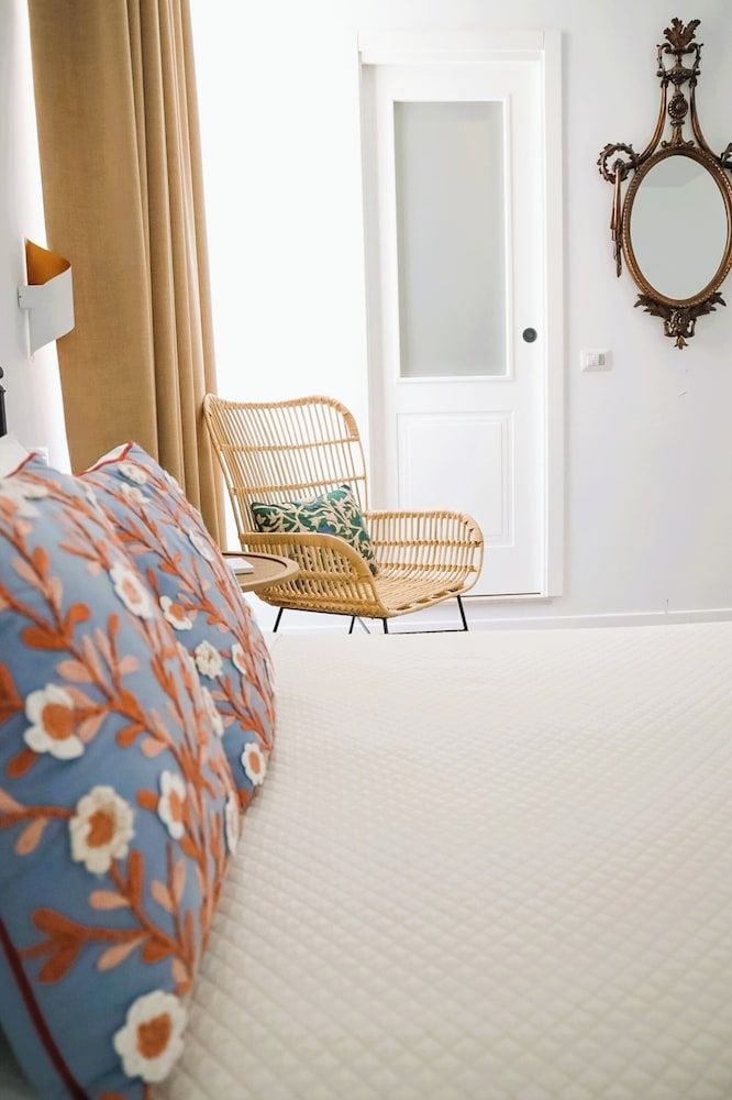 Volpe e Uva Winesuites & Spa Standard Double or Twin Room, City View 6