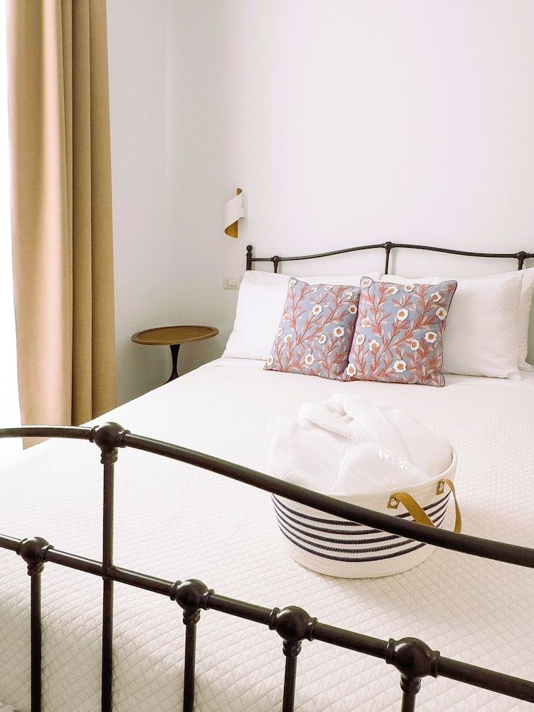 Volpe e Uva Winesuites & Spa Deluxe Double or Twin Room 4