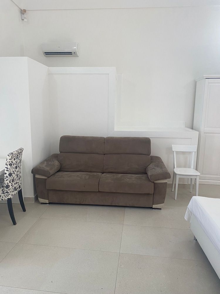 Torre Delle Grazie Sorrento Suite Family Quadruple Room, 1 Queen Bed with Sofa bed, Private Bathroom, Ground Floor 9