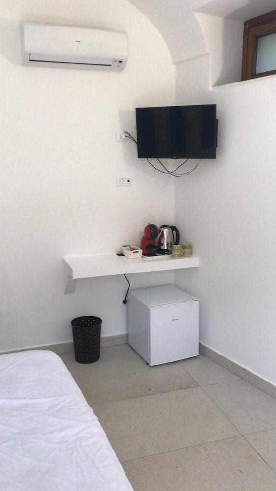 Torre Delle Grazie Sorrento Suite Economy Double Room, 1 Bedroom, Private Bathroom, Ground Floor 8