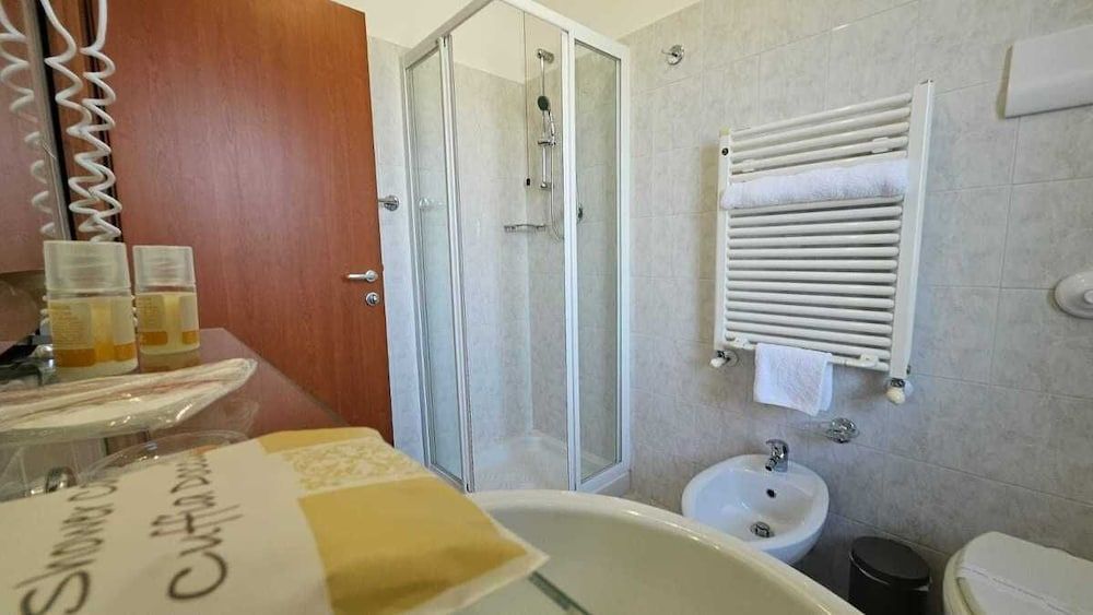 GH HOTEL Standard Double or Twin Room 6