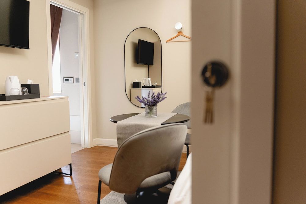 Ayma B&B Deluxe Room, Pool View 10