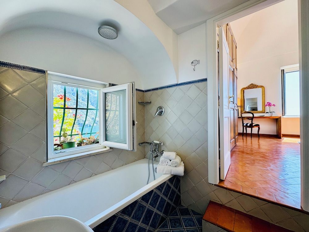 YourHome - La Casa di Chiara Deluxe Apartment, Sea View 11