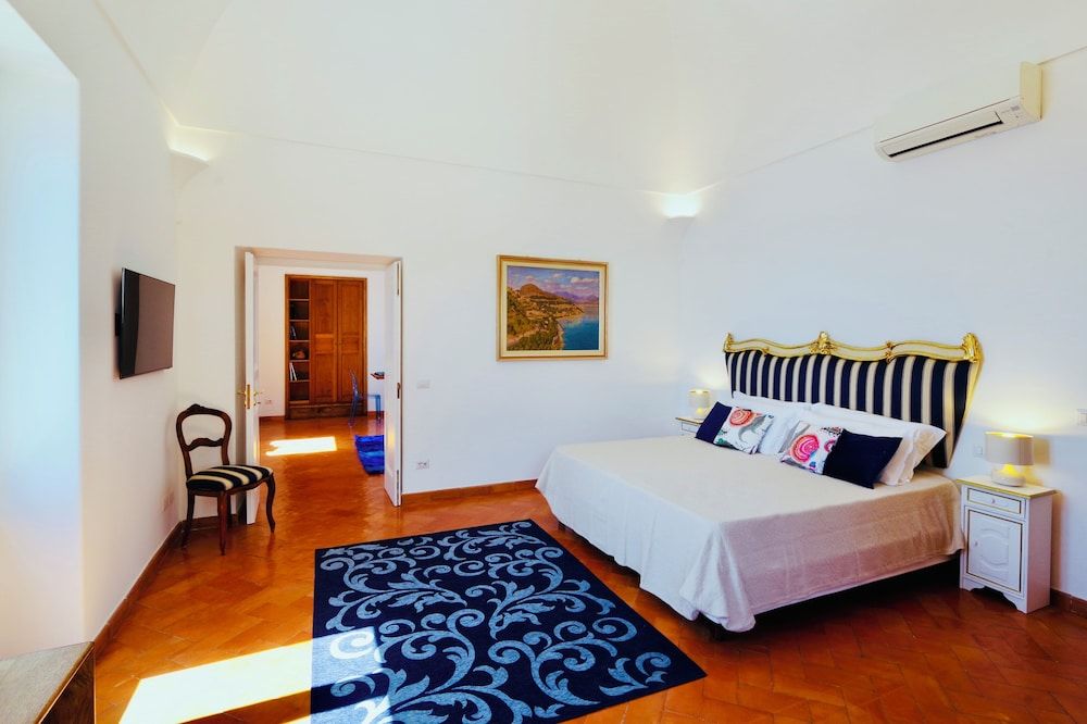 YourHome - La Casa di Chiara Deluxe Apartment, Sea View 3