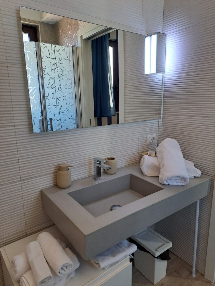 affittacamere massimo d'azeglio Deluxe Double Room, Garden View 11