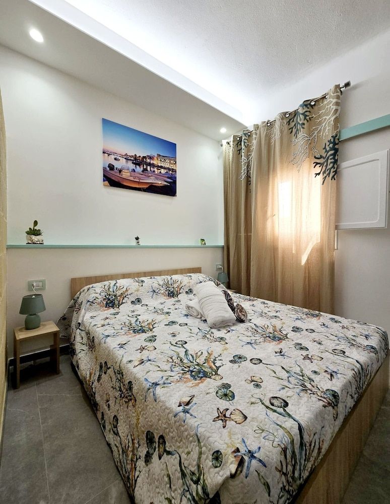 Aquamarina Rooms Deluxe Room, Courtyard View 2