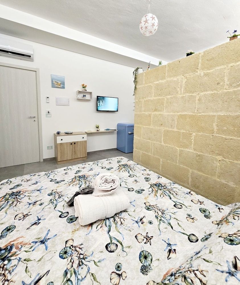 Aquamarina Rooms Deluxe Room, Courtyard View 24