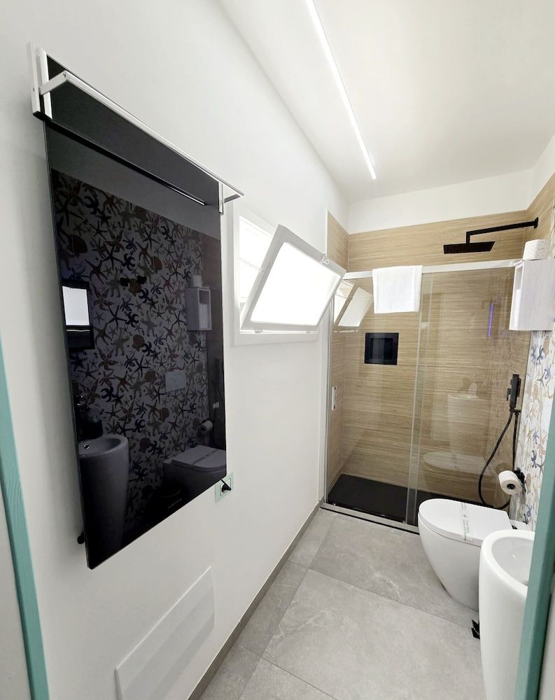 Aquamarina Rooms Deluxe Room, Courtyard View 17