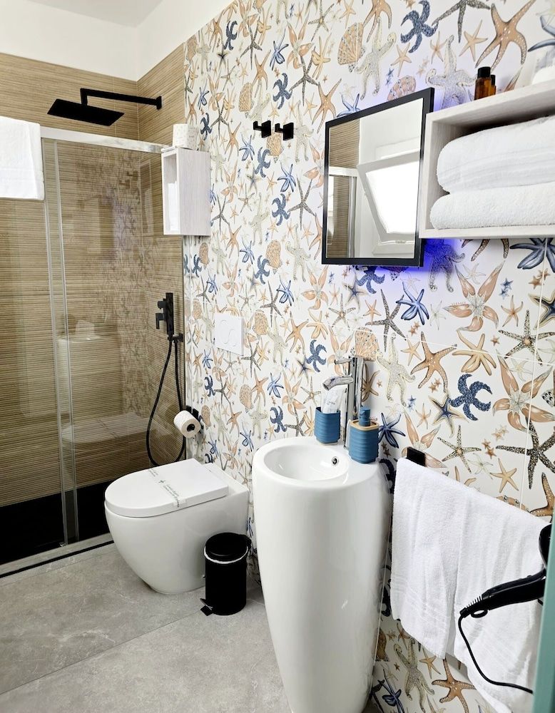 Aquamarina Rooms Deluxe Room, Courtyard View 15