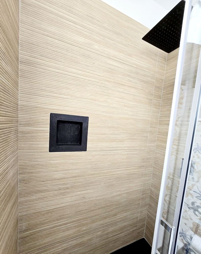 Aquamarina Rooms Deluxe Room, Courtyard View 11