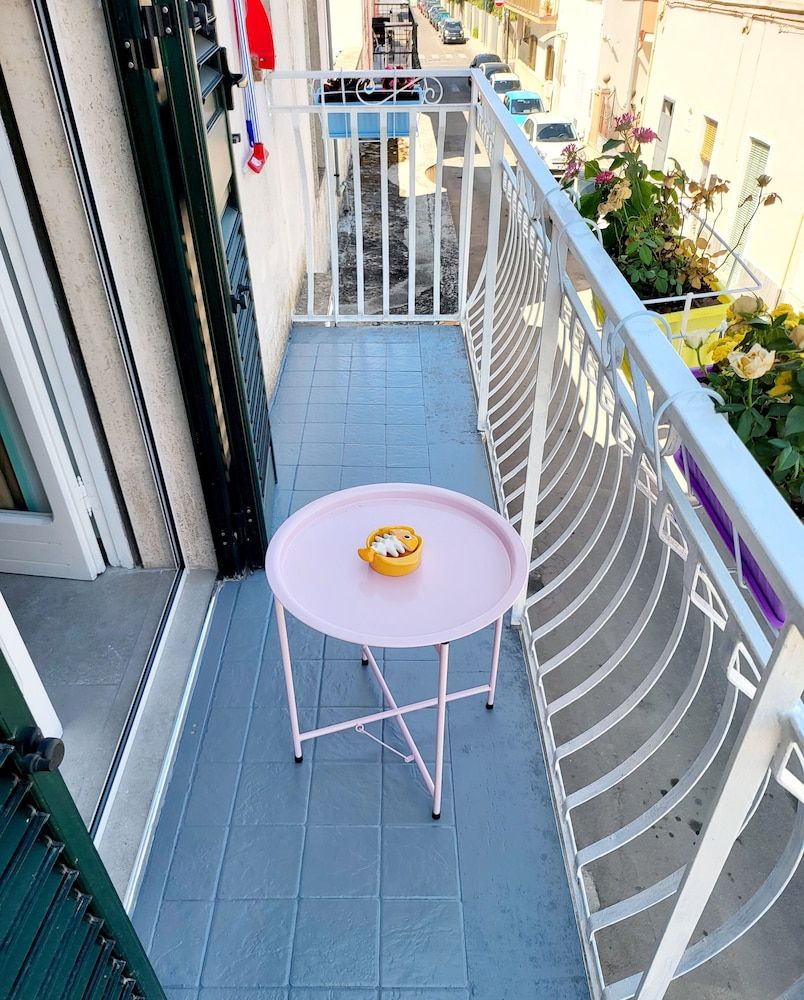 Aquamarina Rooms Junior Room, Courtyard View 2