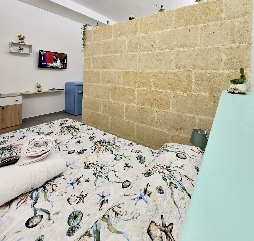 Aquamarina Rooms Deluxe Room, Courtyard View 5