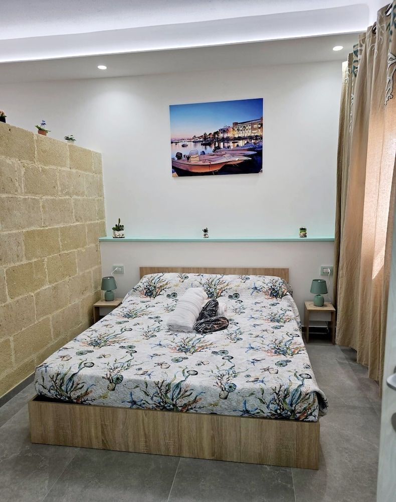 Aquamarina Rooms Deluxe Room, Courtyard View 4