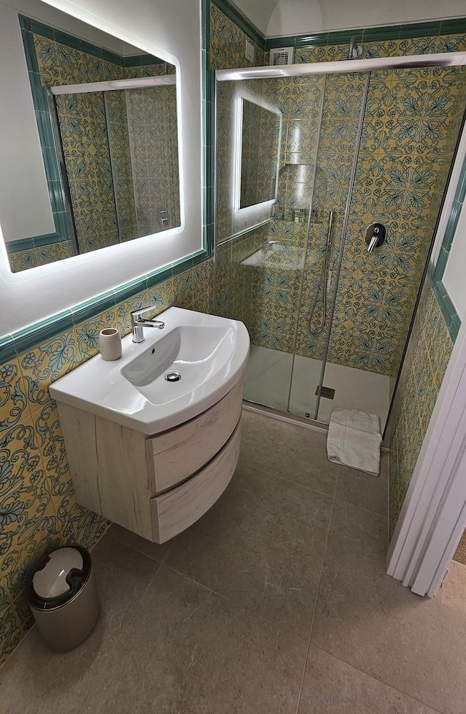 Galene - Beachfront in Costa d'Amalfi Superior Room, Balcony, Sea View 7