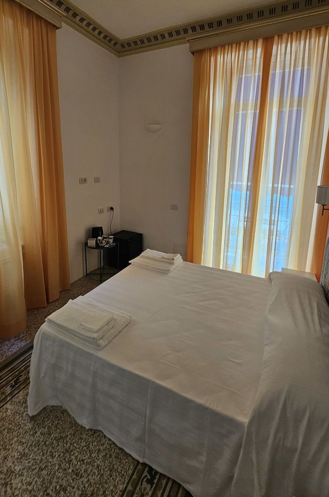 Galene - Beachfront in Costa d'Amalfi Comfort Room, Balcony, Sea View 2