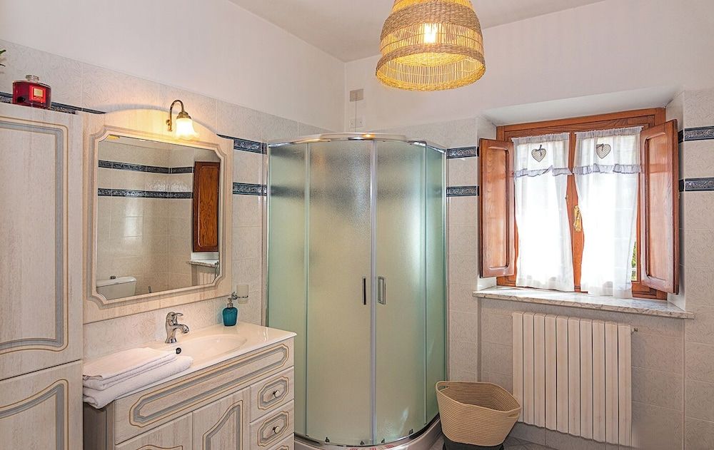 B&B Toringo Single Room, Private Bathroom