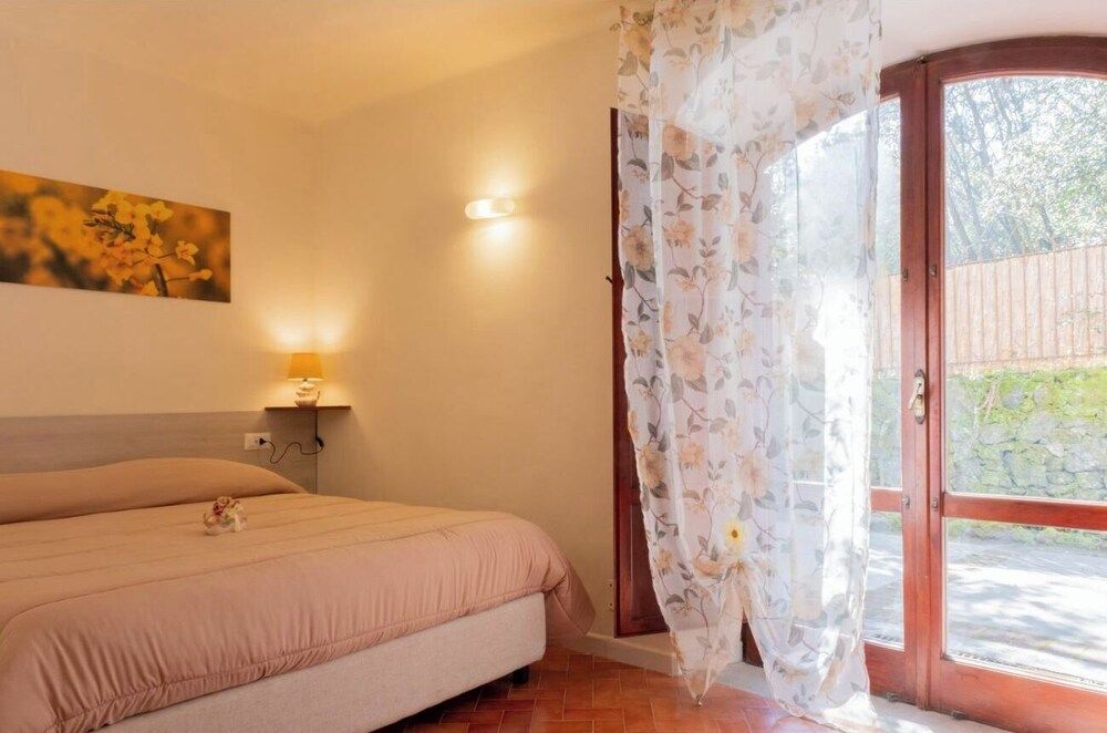 Comfort Room, Garden View