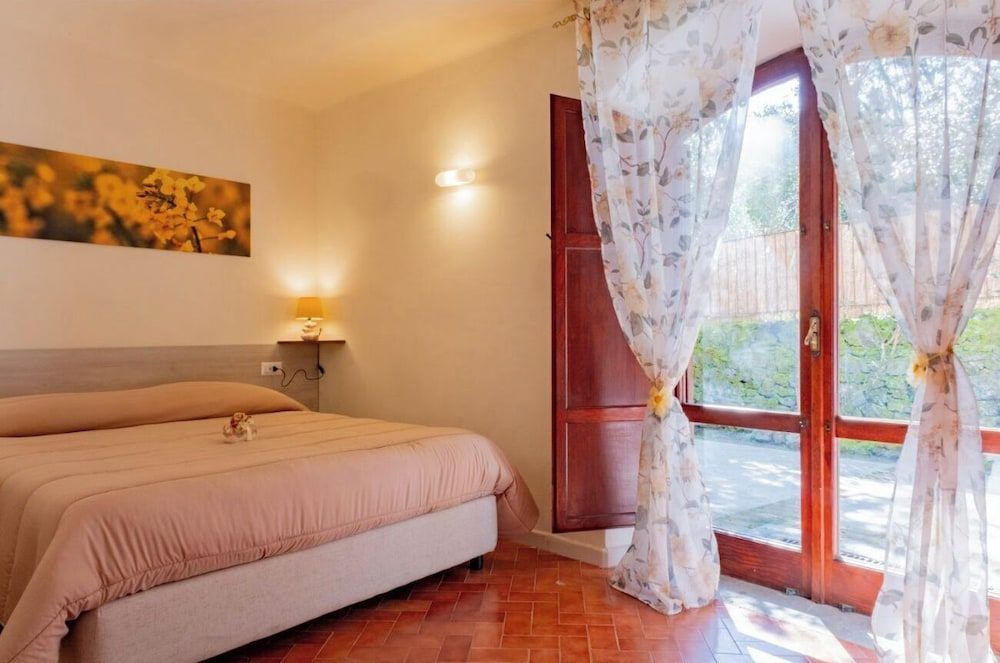Comfort Room, Garden View