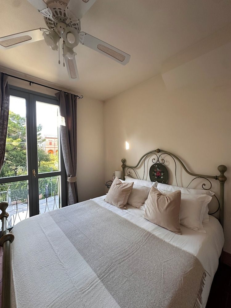 Casa Giulietta B&B Triple Room, 2 Bedrooms 2