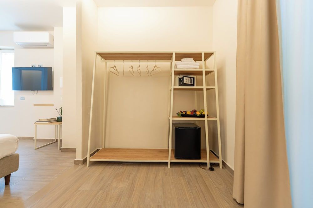 Six Luxury Room Comfort Triple Room 9