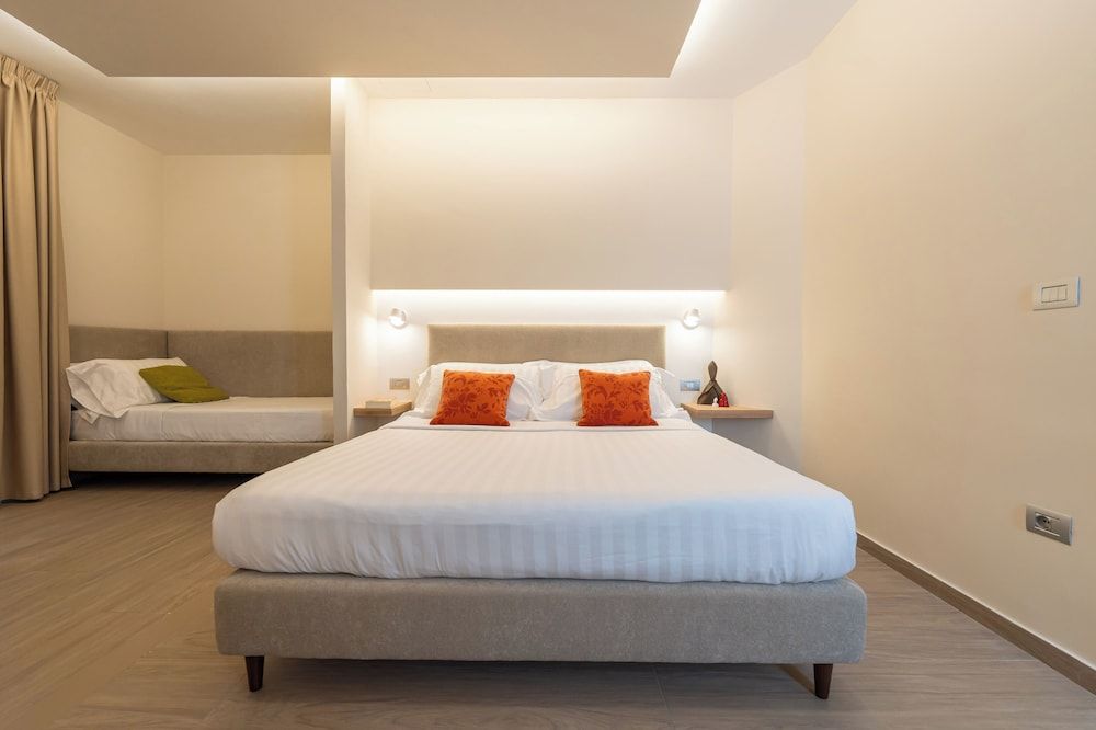 Six Luxury Room Comfort Triple Room