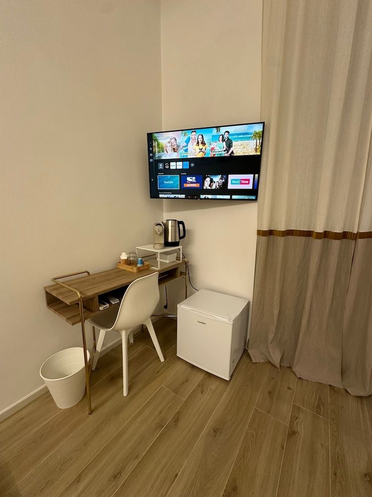 Center Rooms La Spezia Comfort Double or Twin Room, 1 Queen Bed, Non Smoking, Private Bathroom 4