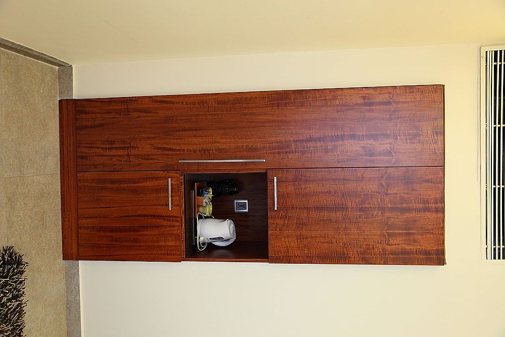 Hotel Diplomat Deluxe Room 12