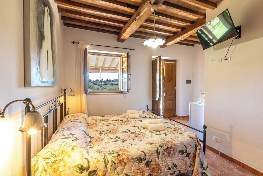 Agriturismo Melodie Toscane Classic Room, Hill View 5