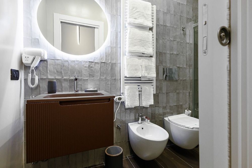 RV 2.0 Standard Double or Twin Room 6