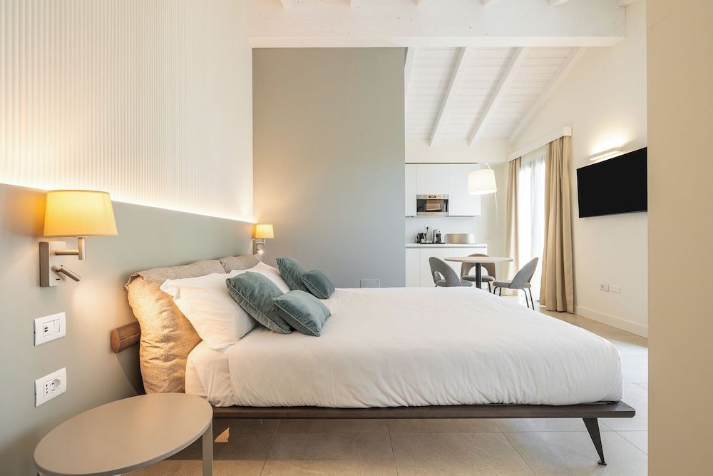 KARALIN SONNINO SUITES Studio Suite