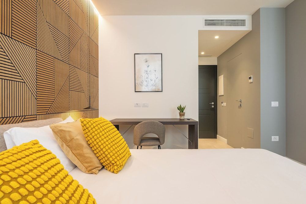 KARALIN SONNINO SUITES Deluxe Triple Room 7