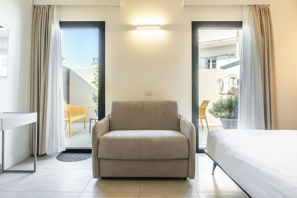 KARALIN SONNINO SUITES Junior Studio Suite 9