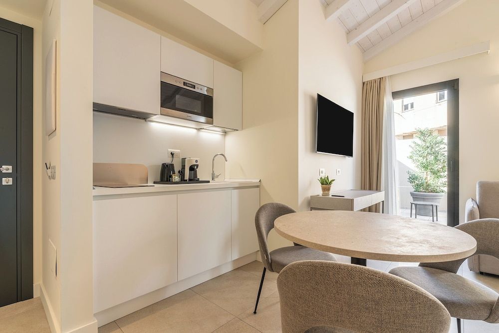 KARALIN SONNINO SUITES Junior Studio Suite 7