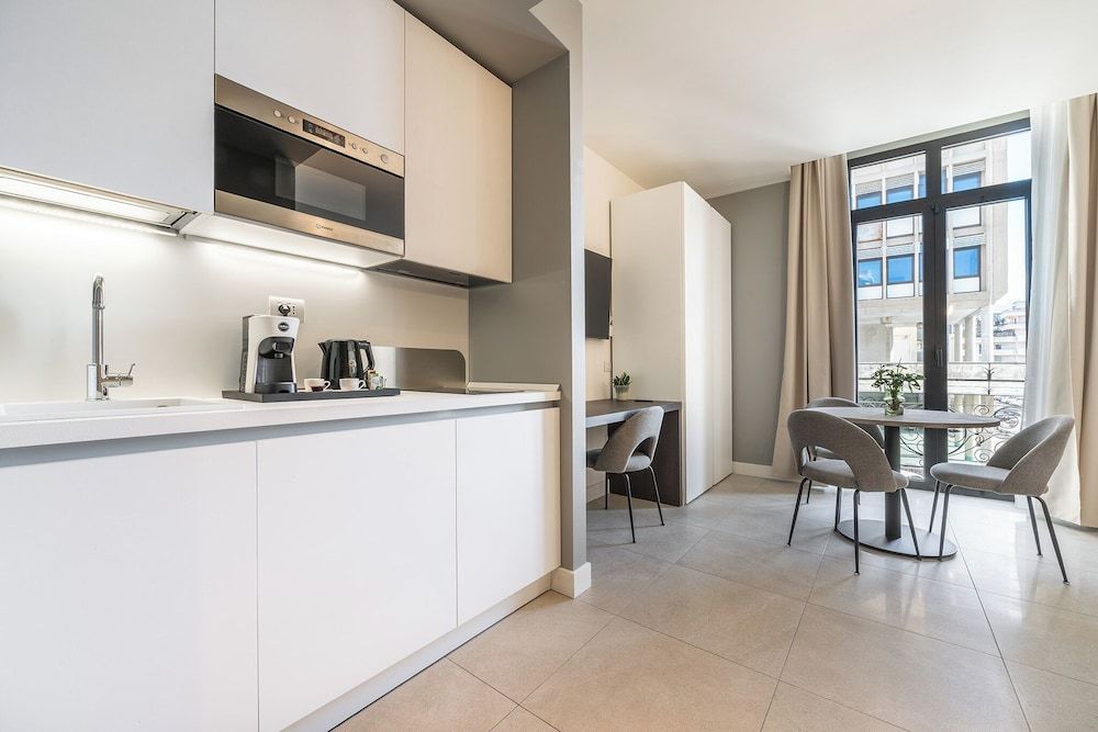 KARALIN SONNINO SUITES Deluxe Triple Room 8