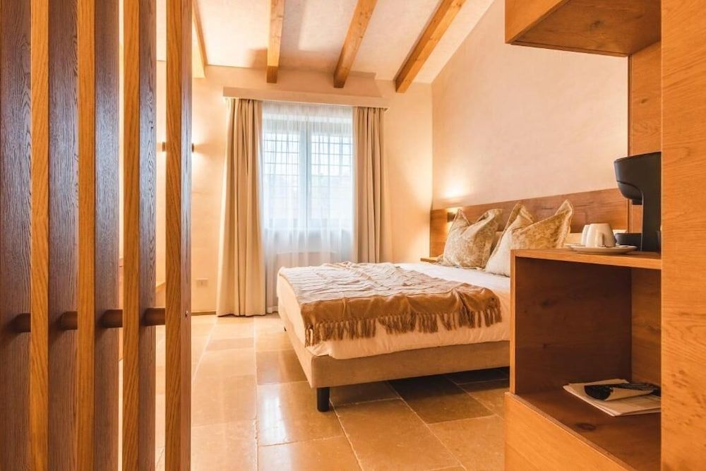 Borgo Vinceri Standard Double Room 2