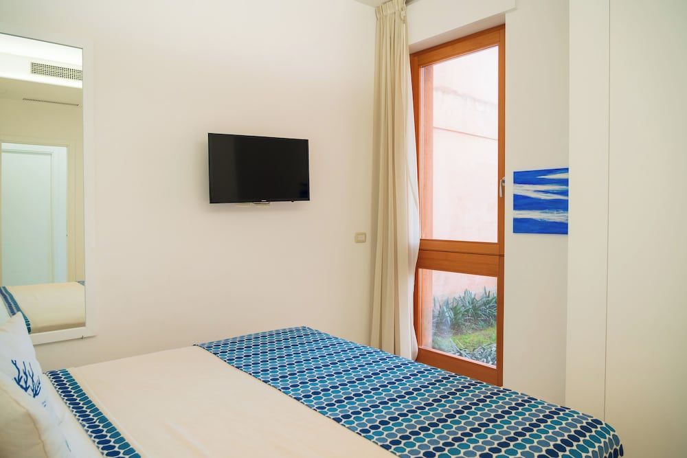 Comfort Room, Patio, Courtyard View