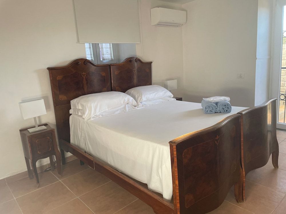 Palazzo Podestà Classic Room, Patio, Pool View 2