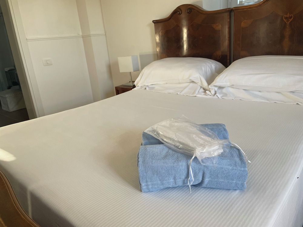 Palazzo Podestà Classic Room, Patio, Pool View 3