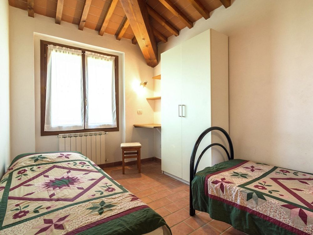 Classic House, Multiple Bedrooms