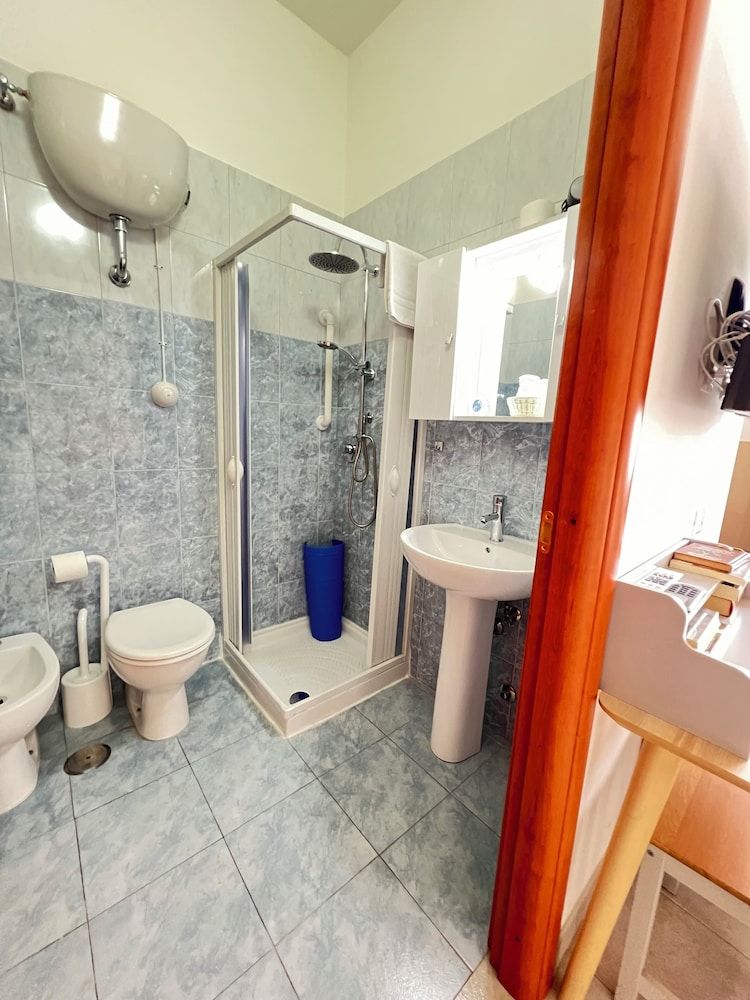 Coccinella Traditional Quadruple Room 8