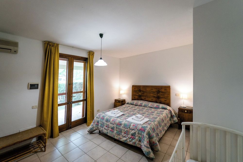 Superior Apartment, Patio, Park View