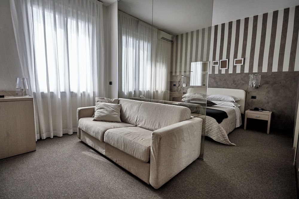 Rouge Hotel International Superior Quadruple Room