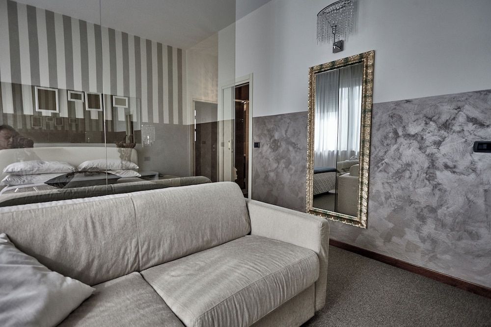 Rouge Hotel International Superior Quadruple Room 2