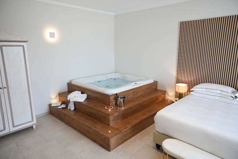 Dimora Bianca Luxury Standard Suite, Balcony, City View 4